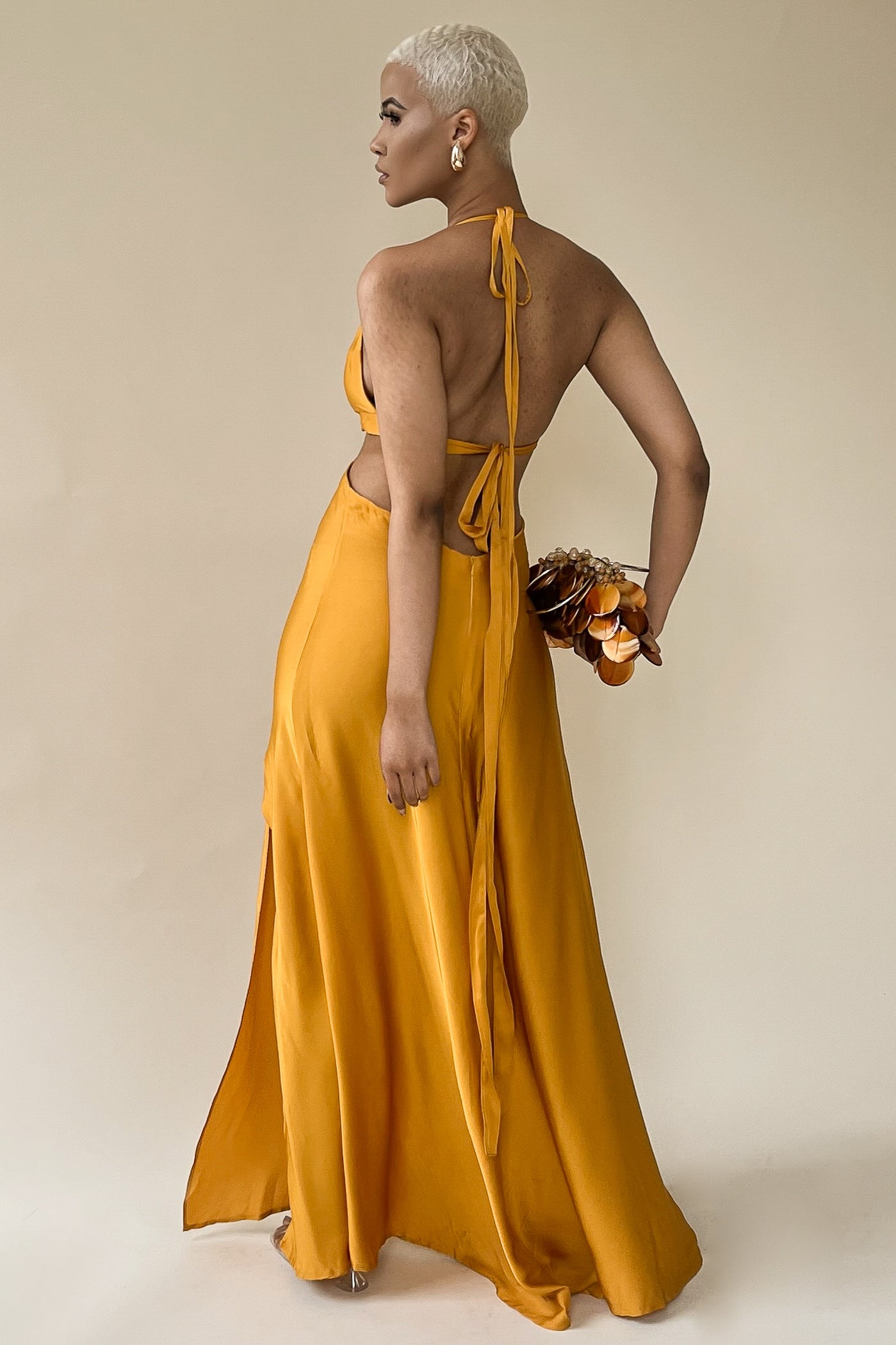 the venus dress in ochre