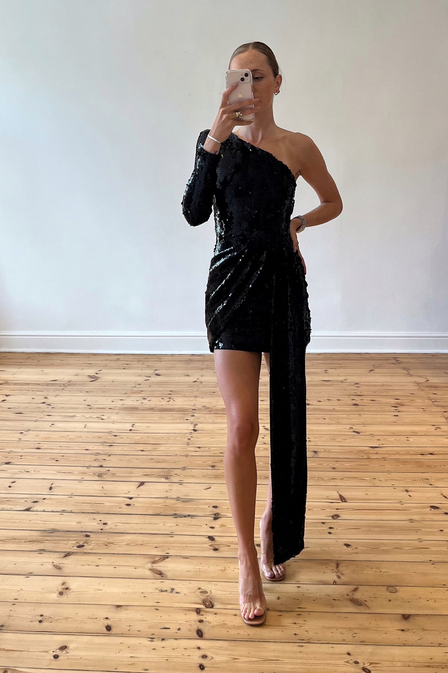 the gala dress in black